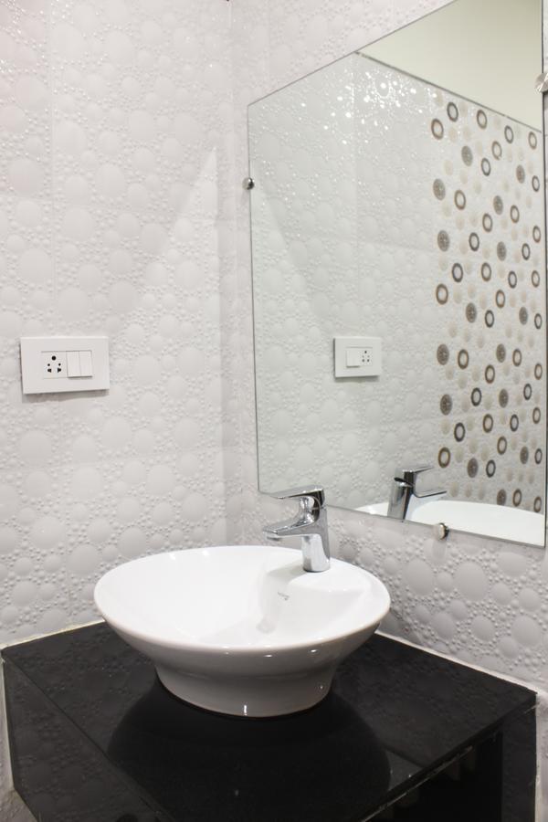 Hotel Grand Gayathri Khammam Eksteriør billede