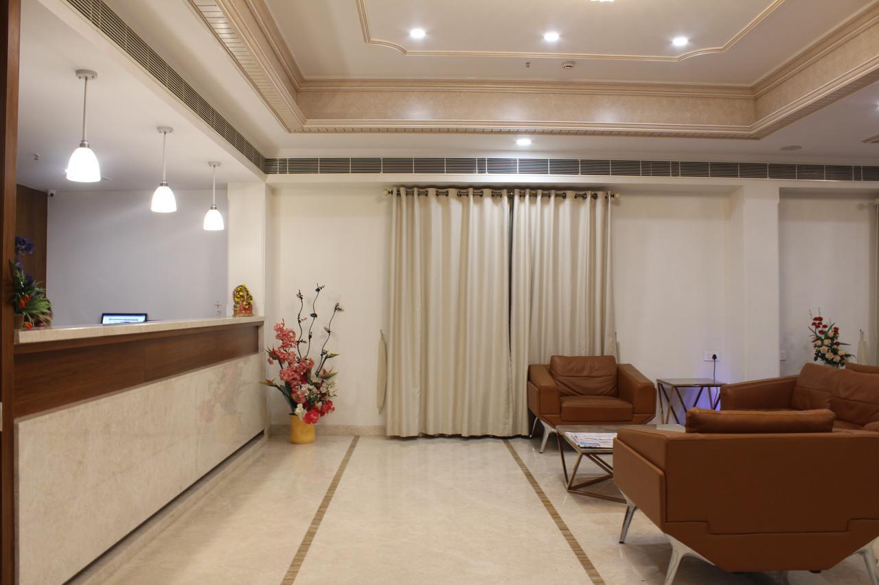 Hotel Grand Gayathri Khammam Eksteriør billede