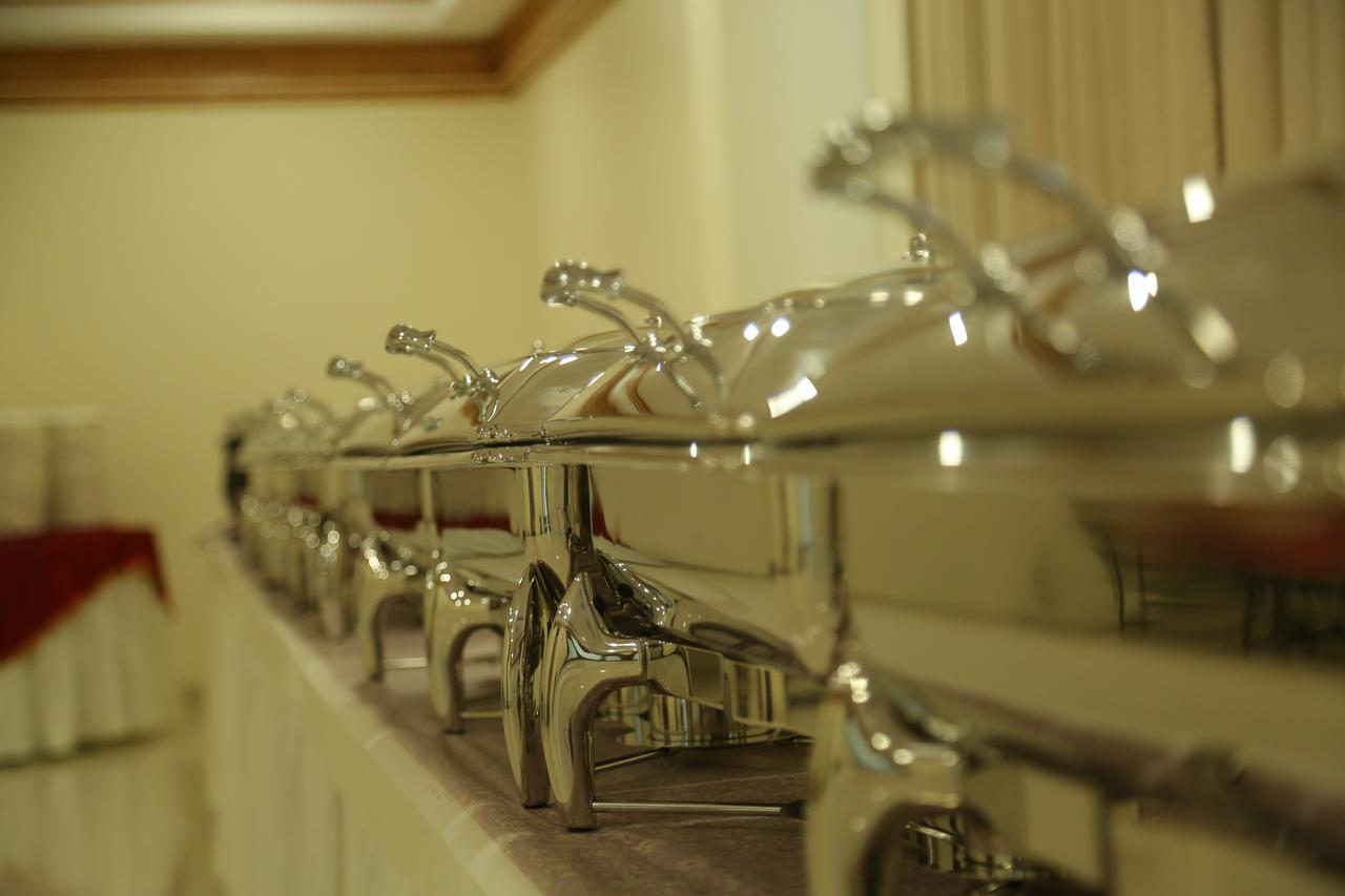 Hotel Grand Gayathri Khammam Eksteriør billede