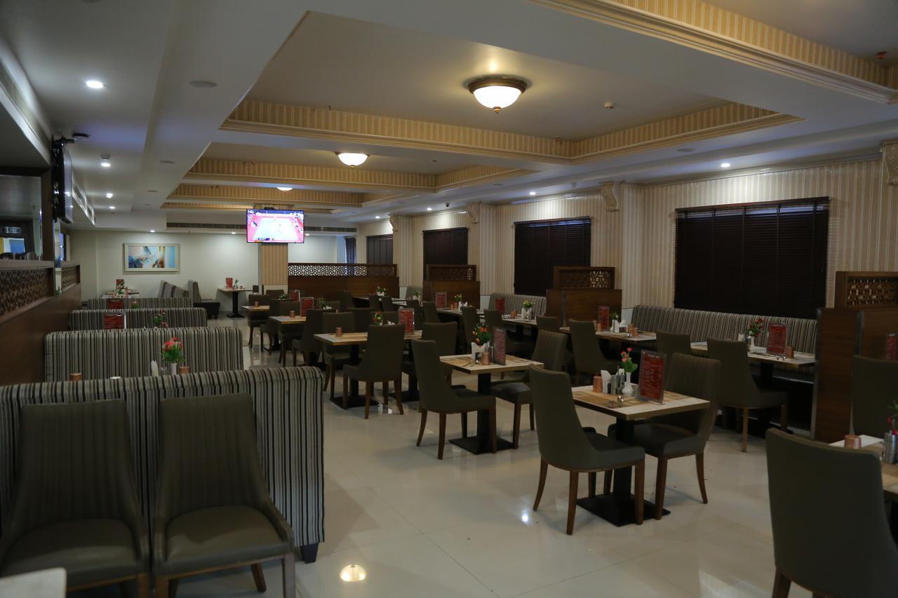 Hotel Grand Gayathri Khammam Eksteriør billede